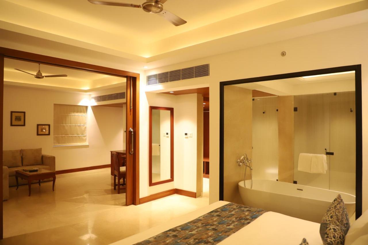 Hotel Chandela Khajuraho Exterior photo
