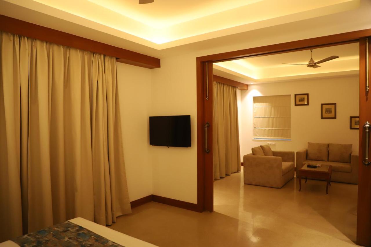 Hotel Chandela Khajuraho Exterior photo