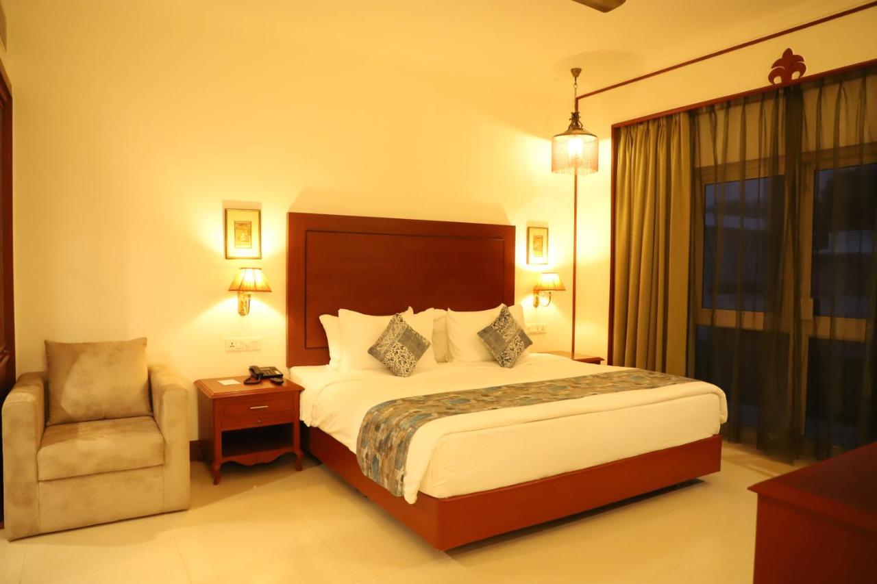 Hotel Chandela Khajuraho Exterior photo