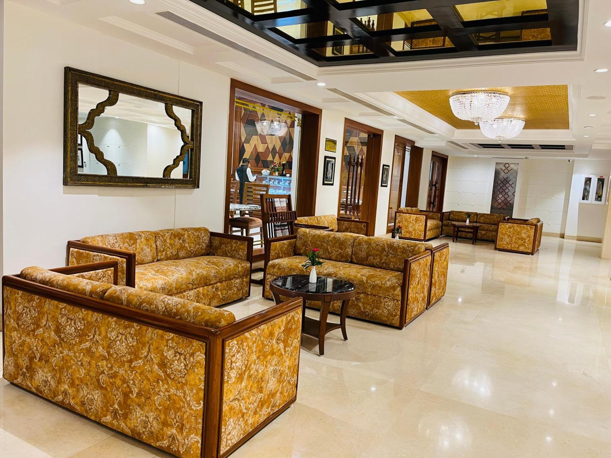 Hotel Chandela Khajuraho Exterior photo
