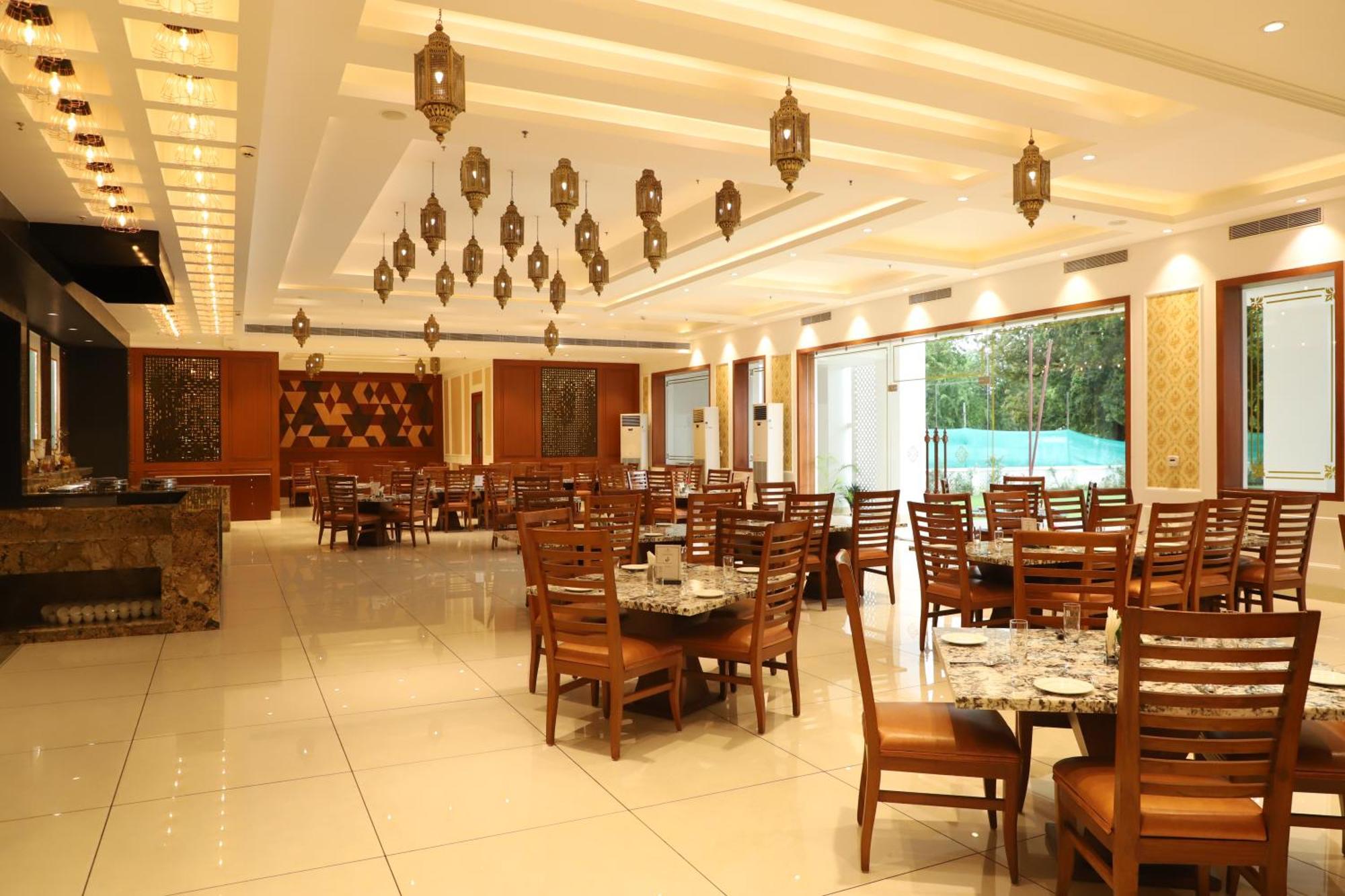 Hotel Chandela Khajuraho Exterior photo
